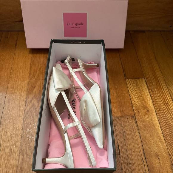 Kate Spade Cream Heels - Picture 1 of 8